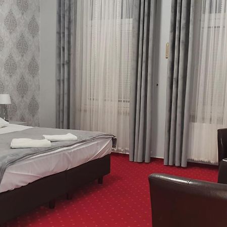 Hotel Nad Rzeczka Torun Ngoại thất bức ảnh
