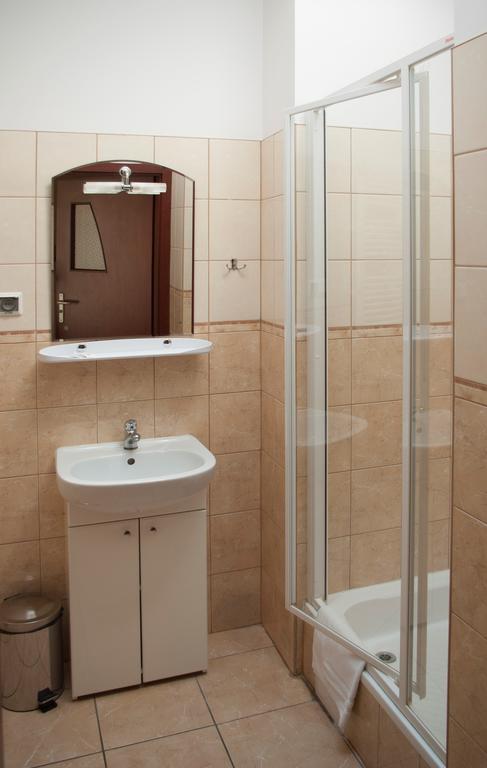 Hotel Nad Rzeczka Torun Ngoại thất bức ảnh