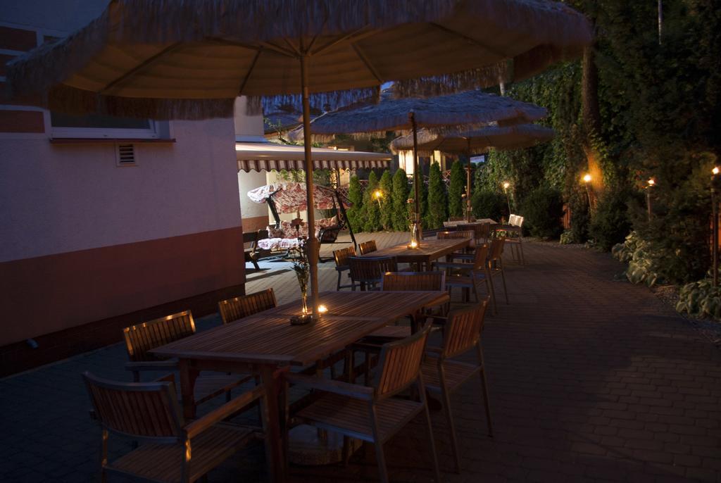 Hotel Nad Rzeczka Torun Ngoại thất bức ảnh