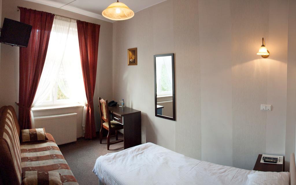 Hotel Nad Rzeczka Torun Phòng bức ảnh